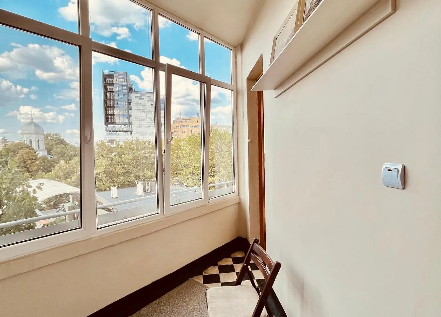 City Center Unirii Square Private Rooms With City View - Shared Amenities Bukurešť 0*,  Rumunsko