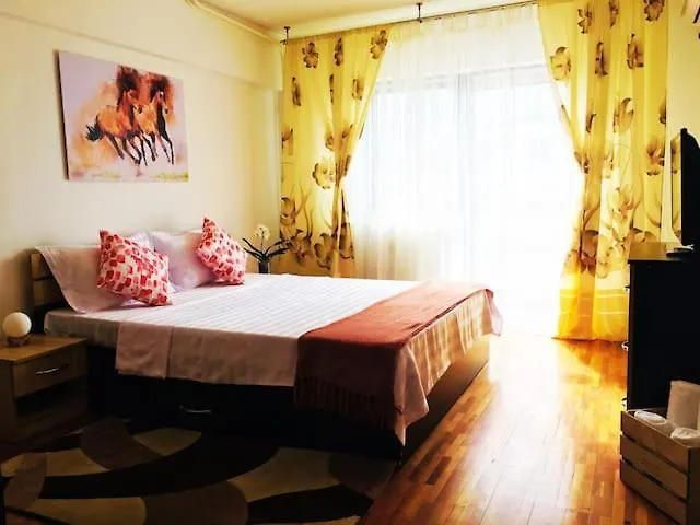 Homestay City Center Unirii Square Private Rooms With City View - Shared Amenities Bucharest