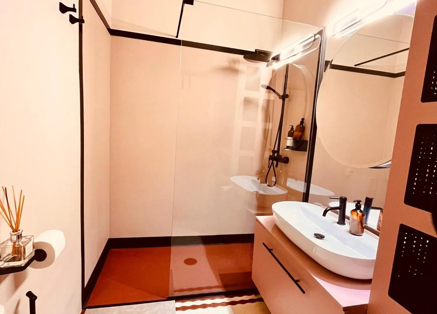 Homestay City Center Unirii Square Private Rooms With City View - Shared Amenities Bucharest