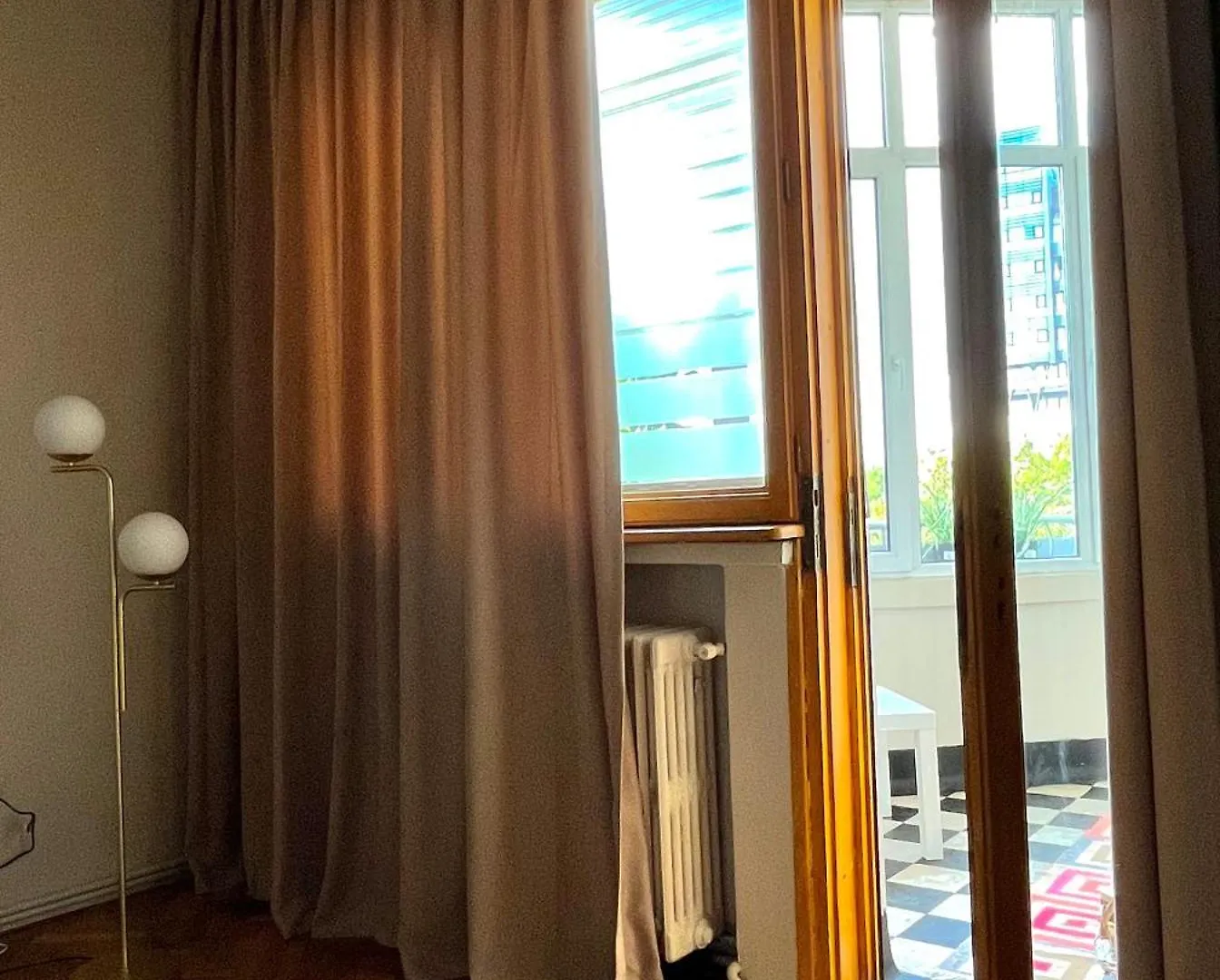 Homestay City Center Unirii Square Private Rooms With City View - Shared Amenities Bucharest Romania