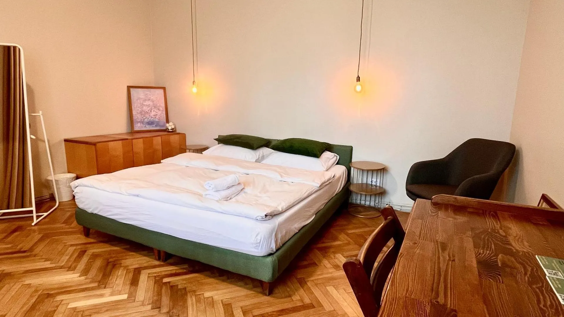 Homestay City Center Unirii Square Private Rooms With City View - Shared Amenities Bucharest