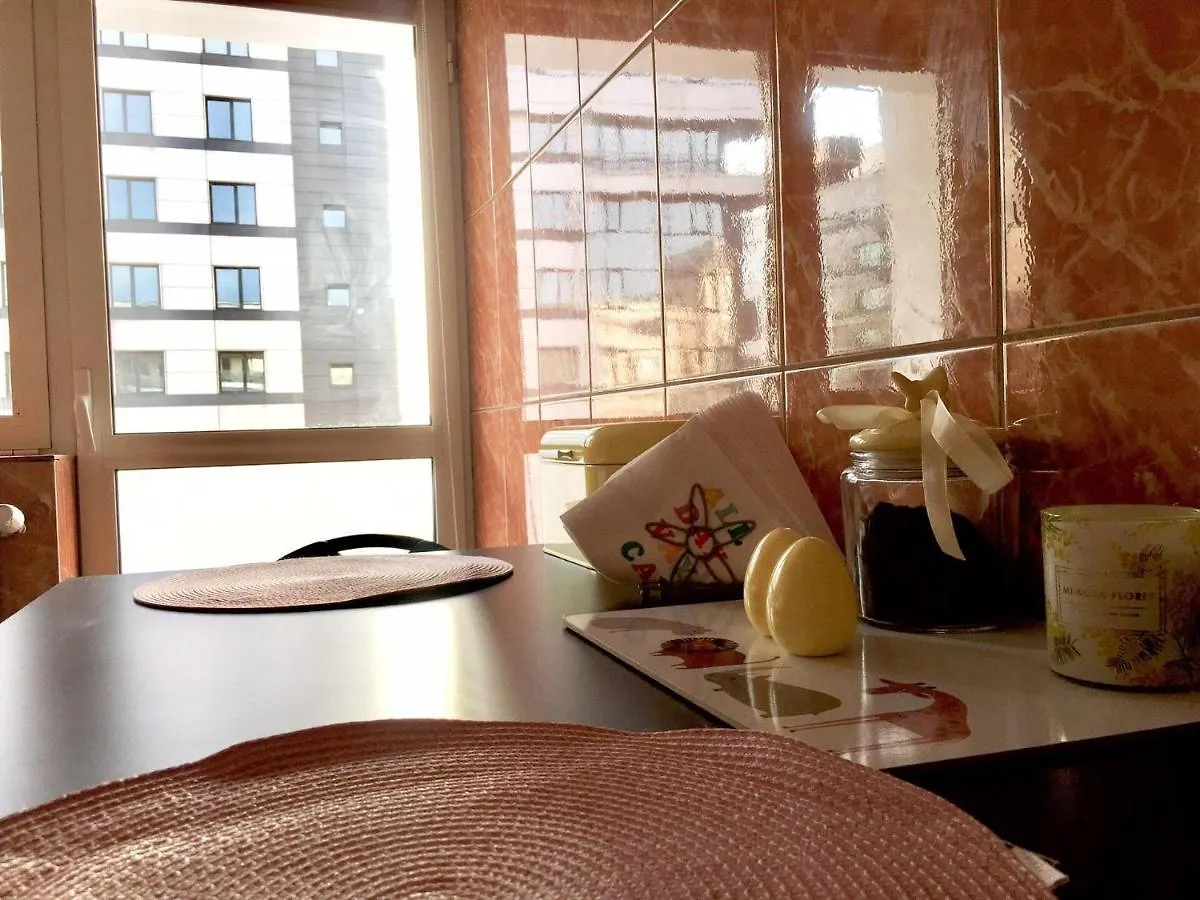 City Center Unirii Square Private Rooms With City View - Shared Amenities Bucharest